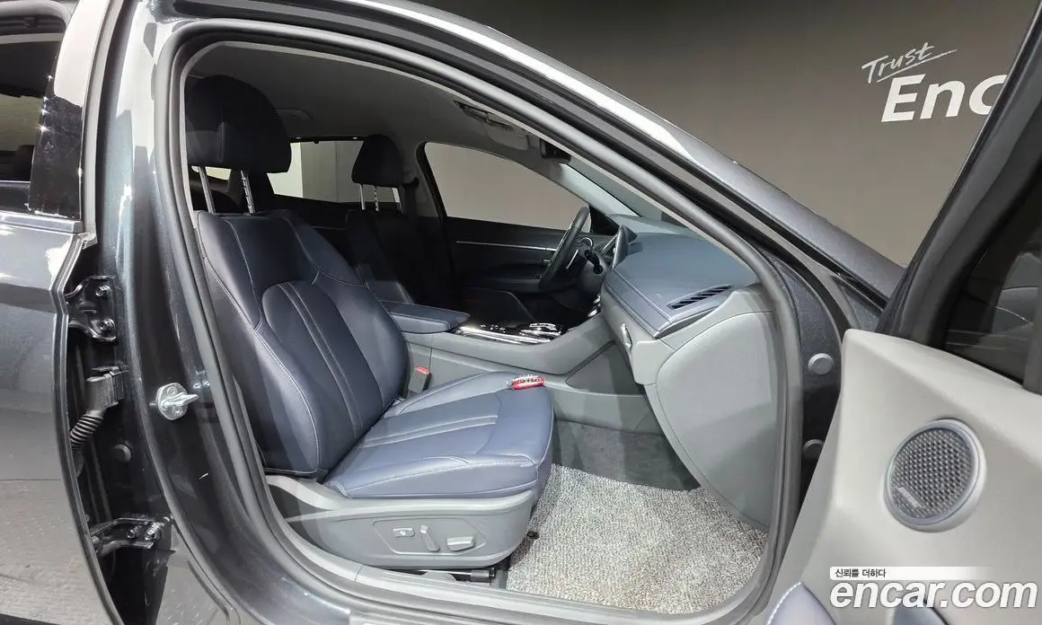 Hyundai Sonata 2022 2.0 автомат (гидро), фото 13