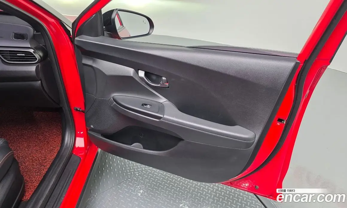Hyundai Veloster 2018 1.6 автомат (гидро), фото 15