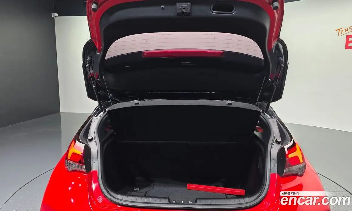 Hyundai Veloster 2018 1.6 автомат (гидро), фото 31
