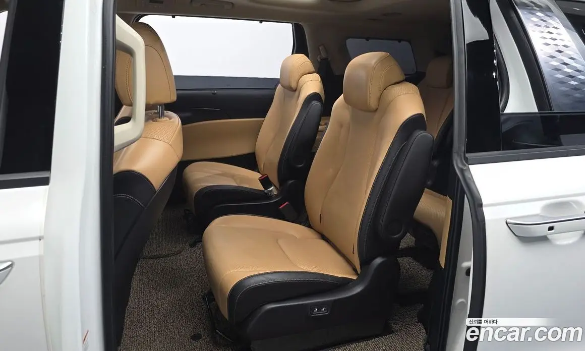 Kia Carnival 2021 2.2 автомат (гидро), фото 16