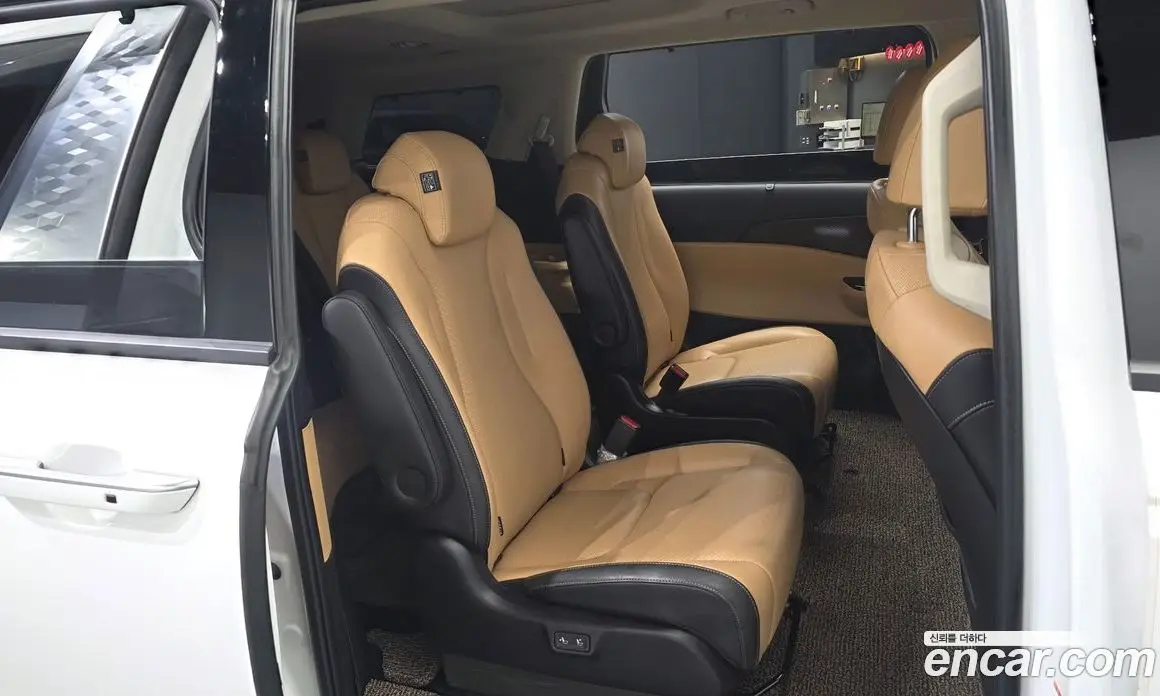 Kia Carnival 2021 2.2 автомат (гидро), фото 18
