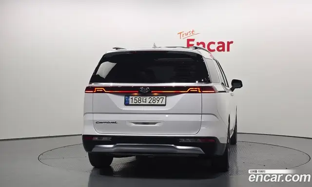 Kia Carnival 2021 2.2 автомат (гидро), миниатюра 4