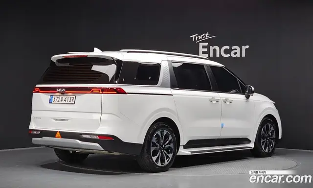 Kia Carnival 2023 2.2 автомат (гидро), миниатюра 2