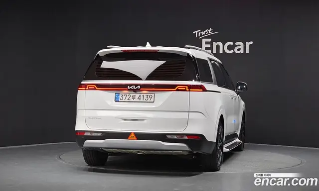 Kia Carnival 2023 2.2 автомат (гидро), миниатюра 4