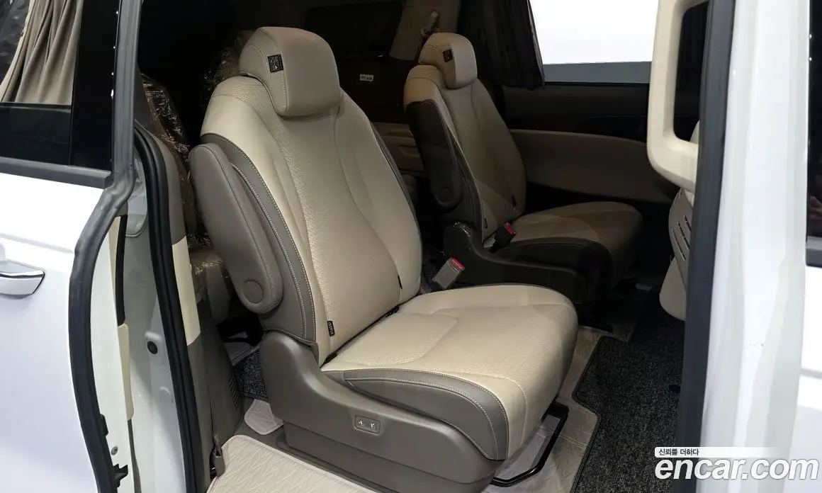 Kia Carnival 2024 1.6 автомат (гидро), фото 12