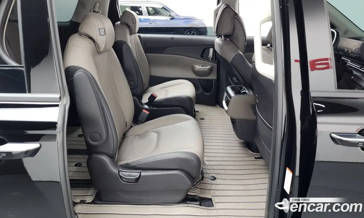 Kia Carnival 2025 1.6 автомат (гидро), фото 17