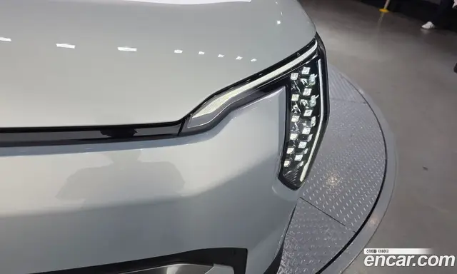 Kia EV3 2025 0.2 автомат (гидро), миниатюра 8
