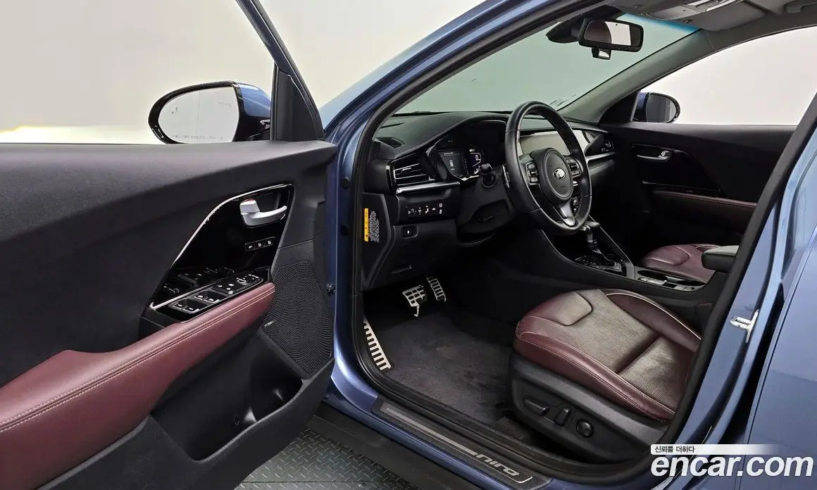 Kia Niro 2019 1.6 автомат (гидро), фото 13