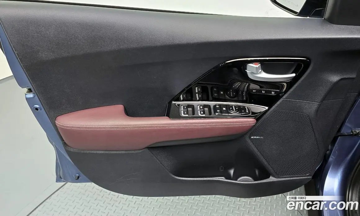 Kia Niro 2019 1.6 автомат (гидро), фото 14