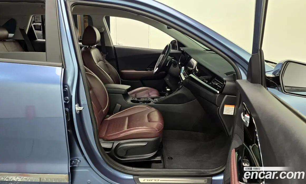 Kia Niro 2019 1.6 автомат (гидро), фото 17