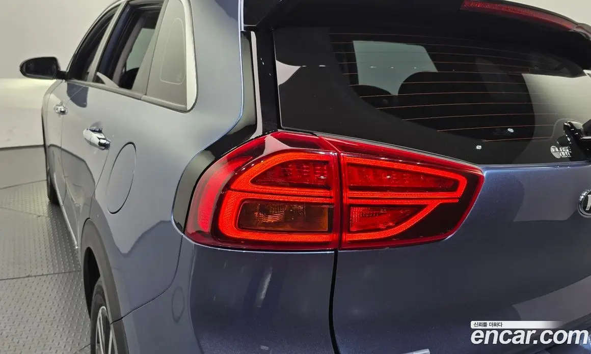 Kia Niro 2019 1.6 автомат (гидро), фото 9