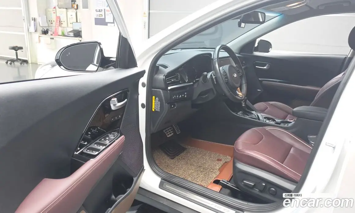 Kia Niro 2020 1.6 автомат (гидро), фото 13