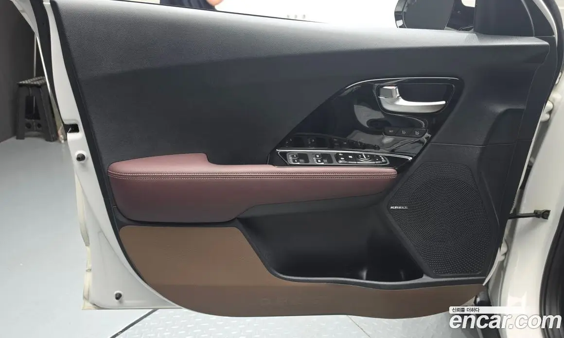 Kia Niro 2020 1.6 автомат (гидро), фото 14