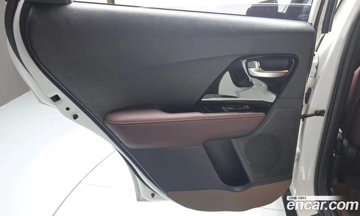 Kia Niro 2020 1.6 автомат (гидро), фото 15