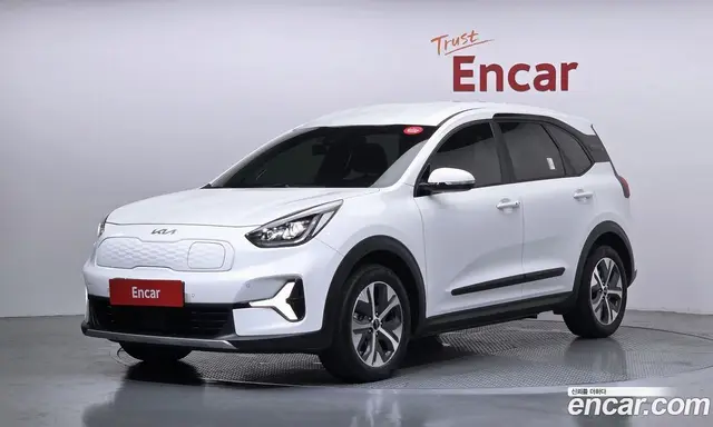 Kia Niro, 2023, 29 290 км