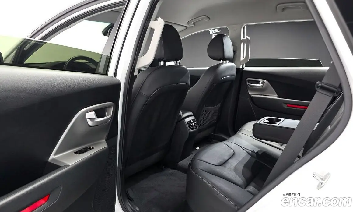 Kia Niro 2023 0.2 автомат (гидро), фото 11