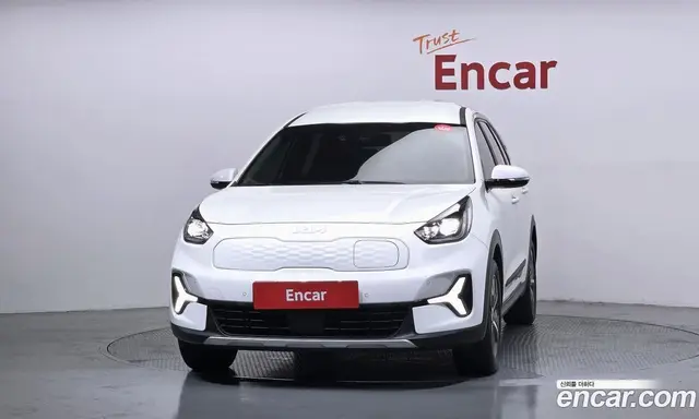 Kia Niro 2023 0.2 автомат (гидро), миниатюра 3