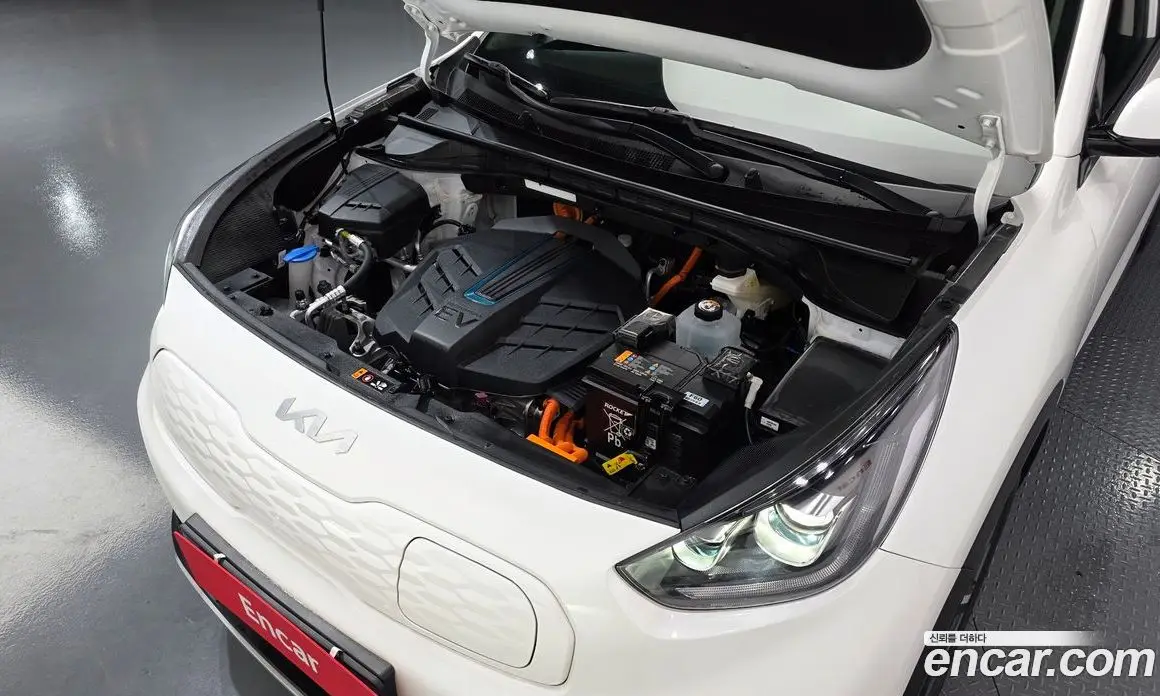 Kia Niro 2023 0.2 автомат (гидро), фото 6