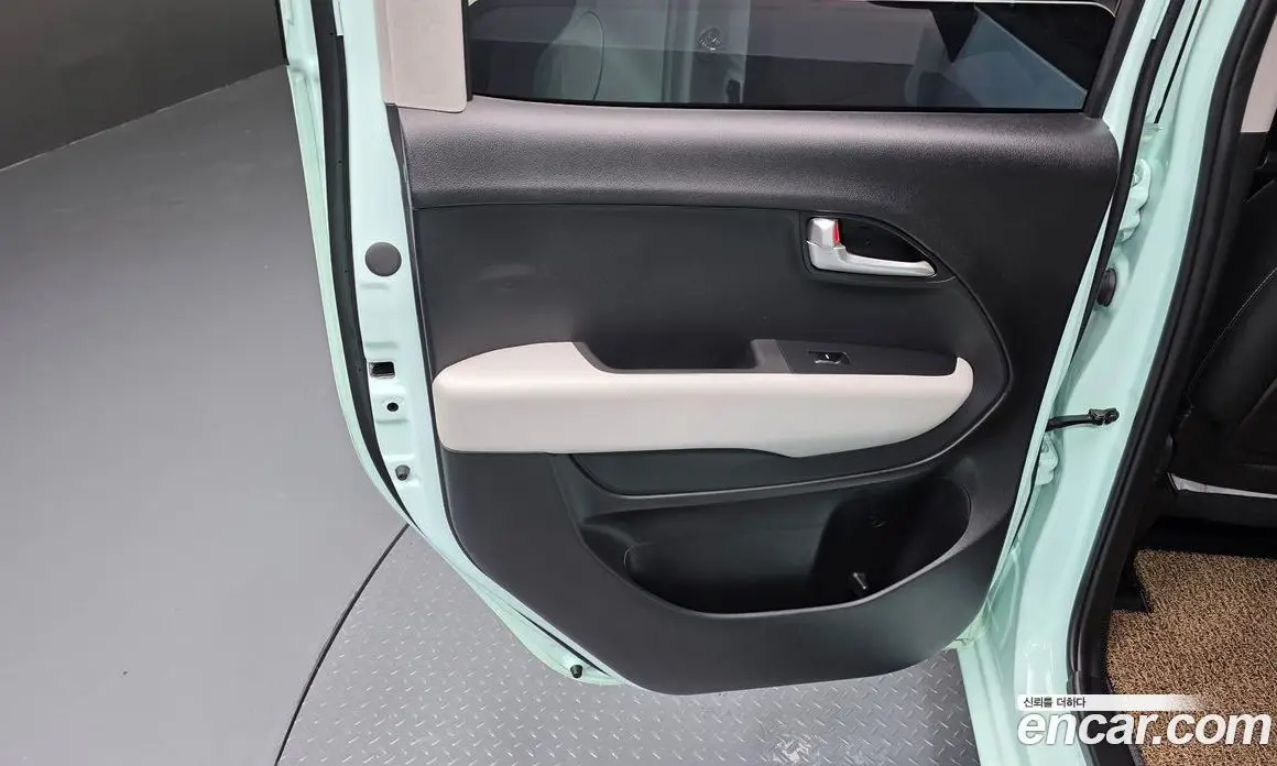 Kia Ray 2023 1.0 автомат (гидро), фото 15