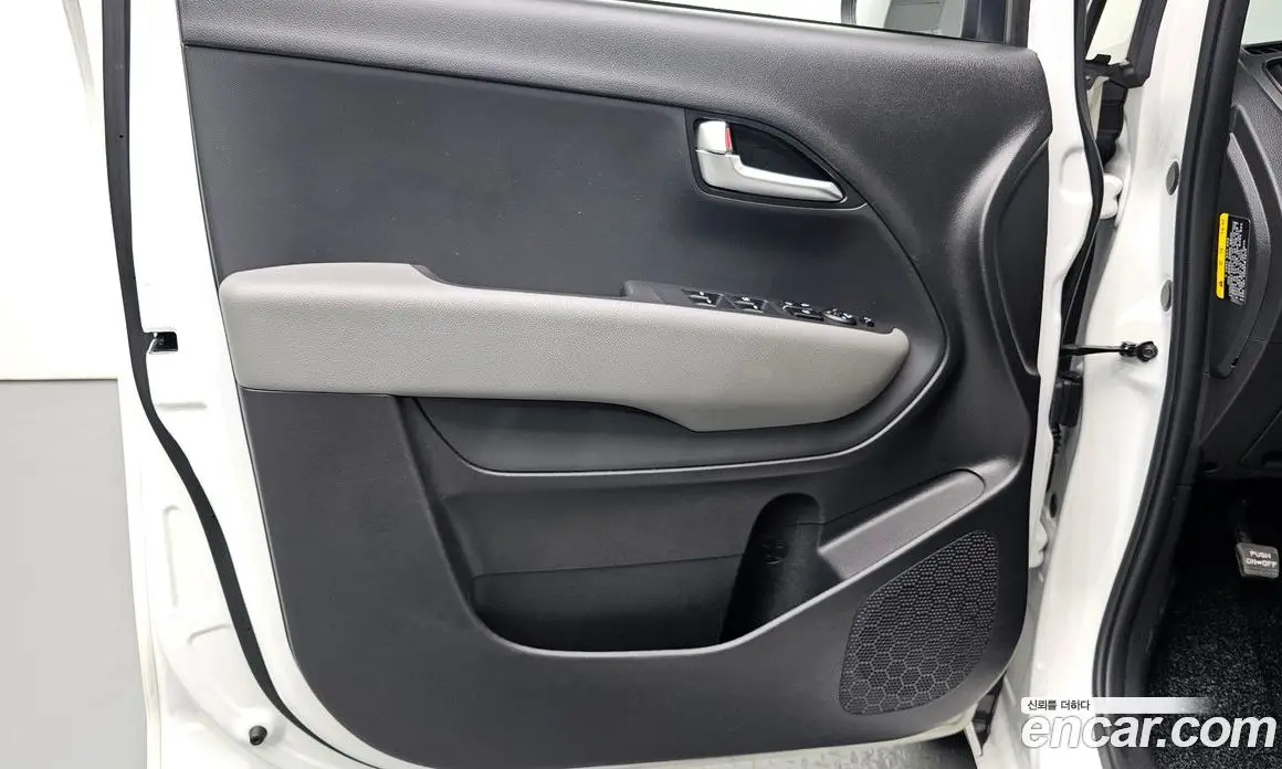 Kia Ray 2023 1.0 автомат (гидро), фото 14
