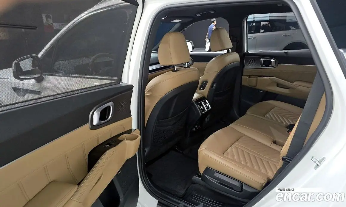 Kia Sorento 2023 1.6 автомат (гидро), фото 12