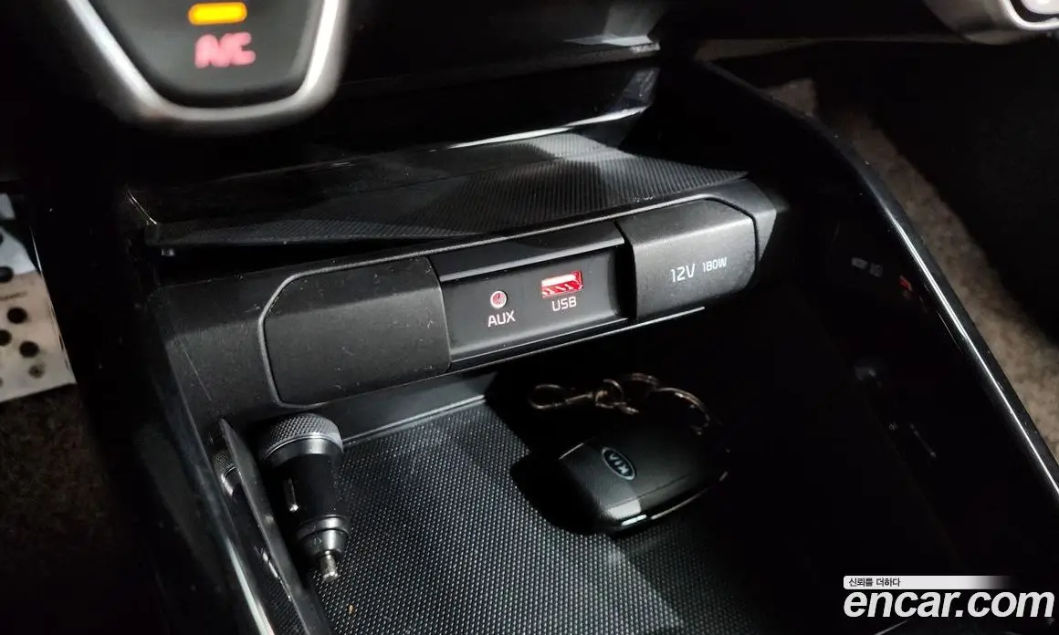 Kia Stonic 2018 1.4 автомат (гидро), фото 18