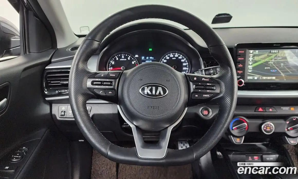 Kia Stonic 2018 1.4 автомат (гидро), фото 21
