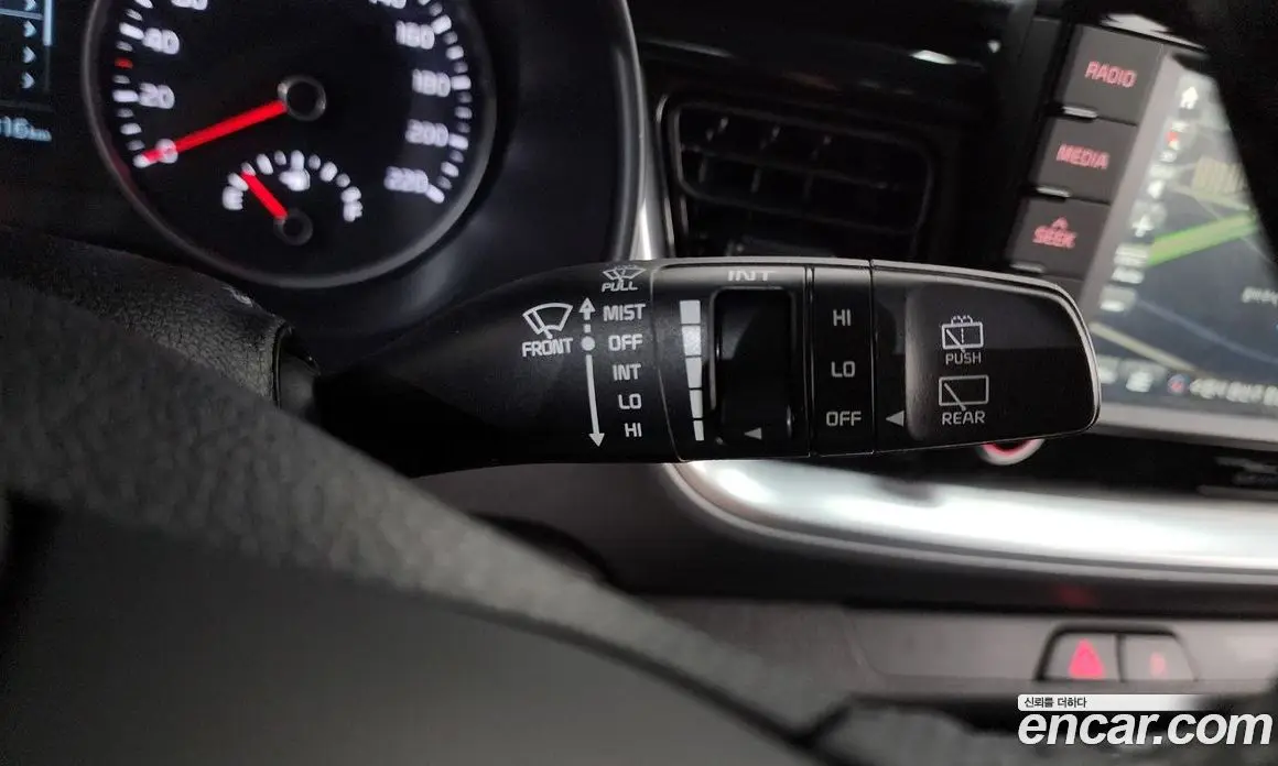 Kia Stonic 2018 1.4 автомат (гидро), фото 28