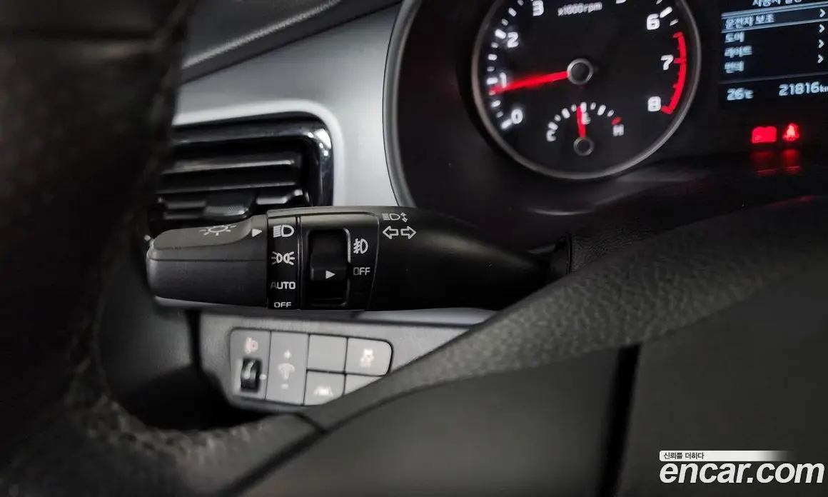 Kia Stonic 2018 1.4 автомат (гидро), фото 30