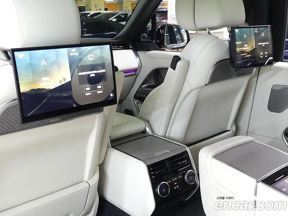 Land Rover Range Rover 2024 4.4 автомат (гидро), фото 16