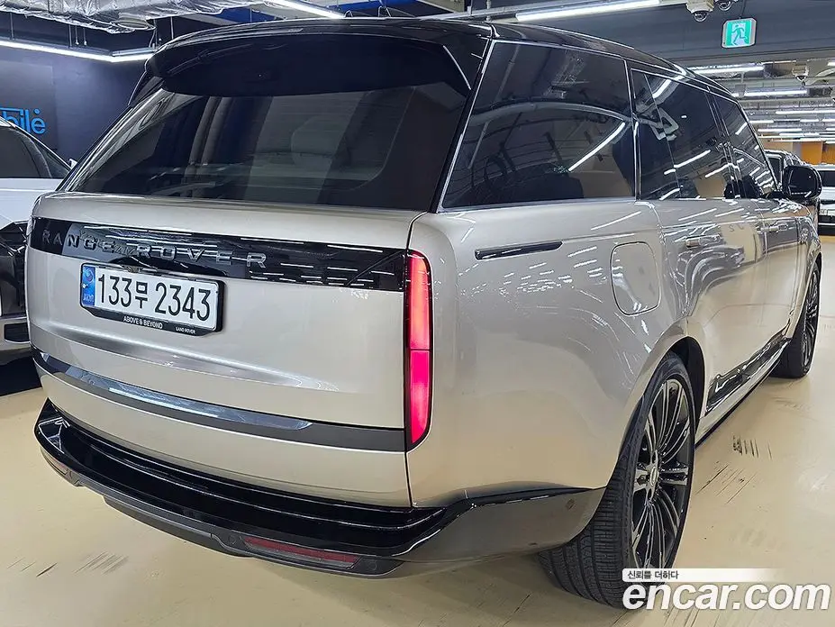 Land Rover Range Rover 2024 4.4 автомат (гидро), фото 3
