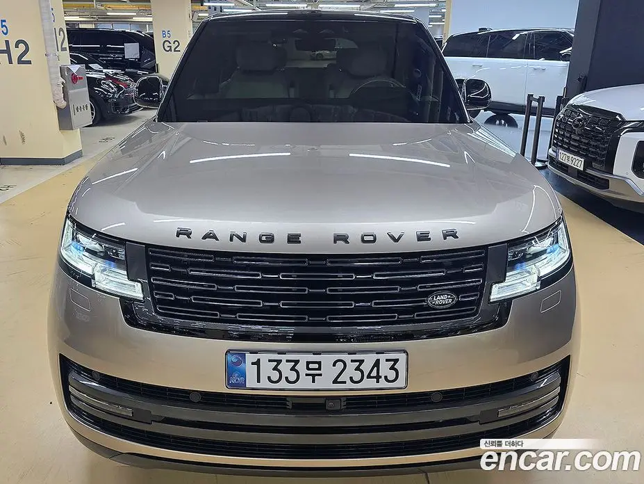 Land Rover Range Rover 2024 4.4 автомат (гидро), фото 4