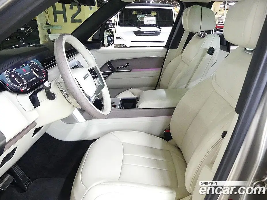 Land Rover Range Rover 2024 4.4 автомат (гидро), фото 7