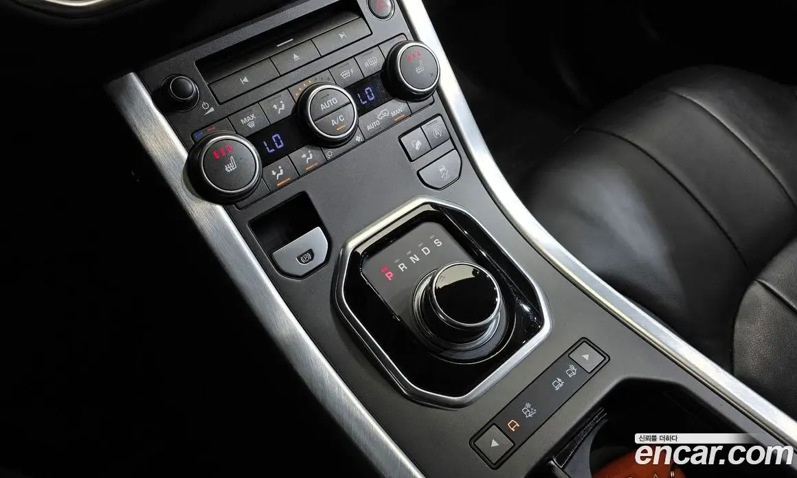 Land Rover Range Rover Evoque 2017 2.0 автомат (гидро), фото 11