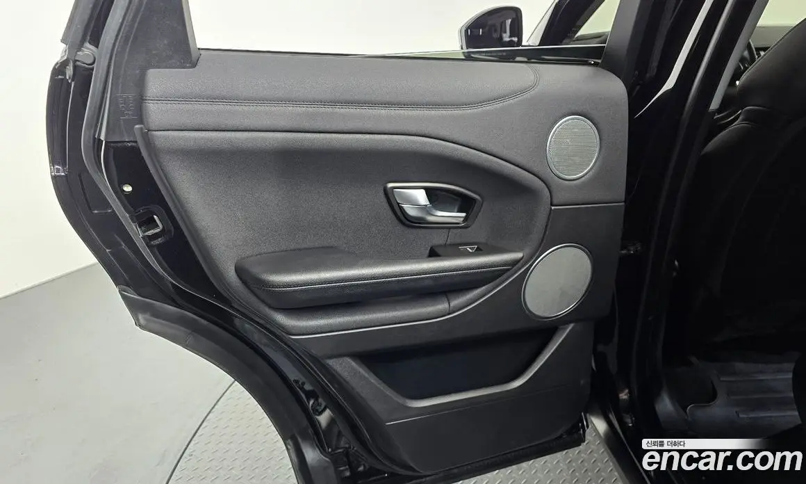 Land Rover Range Rover Evoque 2017 2.0 автомат (гидро), фото 14