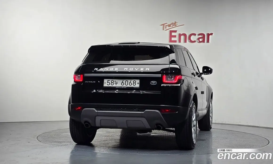 Land Rover Range Rover Evoque 2017 2.0 автомат (гидро), фото 3