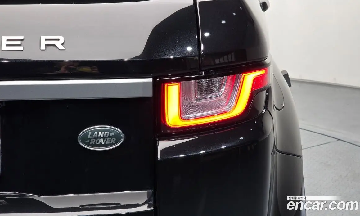 Land Rover Range Rover Evoque 2017 2.0 автомат (гидро), фото 8