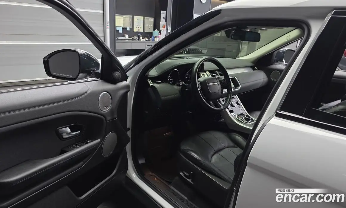 Land Rover Range Rover Evoque 2018 2.0 автомат (гидро), фото 13