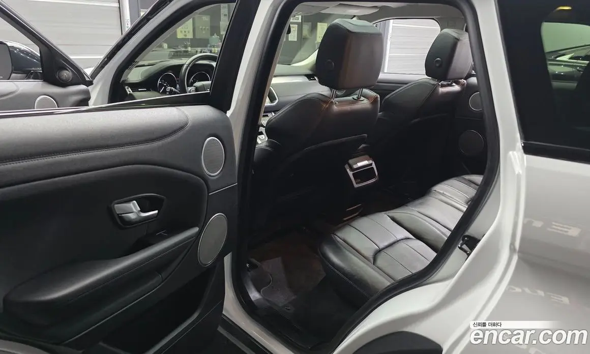Land Rover Range Rover Evoque 2018 2.0 автомат (гидро), фото 17
