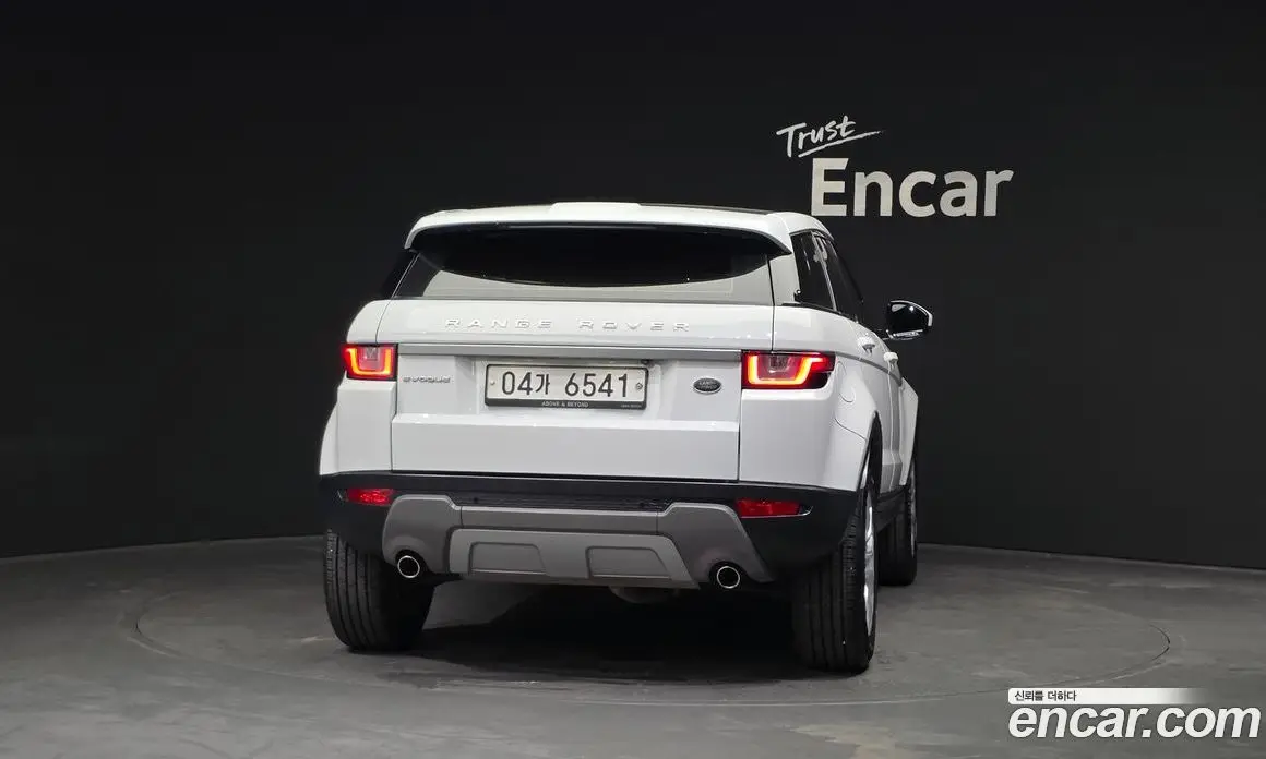 Land Rover Range Rover Evoque 2018 2.0 автомат (гидро), фото 4