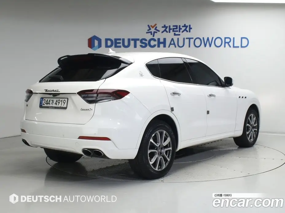 Maserati Levante 2017 3.0 автомат (гидро), фото 2 Maserati Levante 2017 3.0 автомат (гидро), фото 2