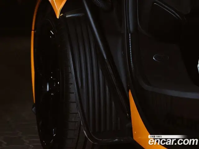 McLaren 650S 2015 3.8 автомат (гидро), миниатюра 9