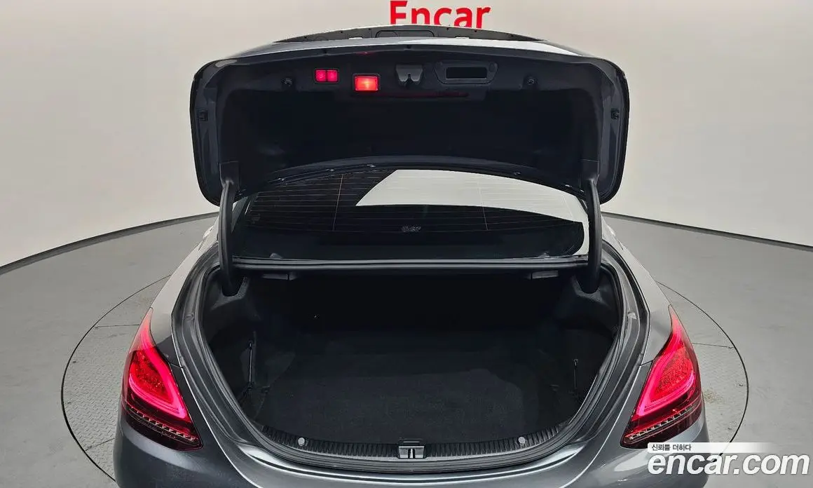 Mercedes-Benz C-Class 2019 3.0 гидро, фото 25 Mercedes-Benz C-Class 2019 3.0 гидро, фото 25