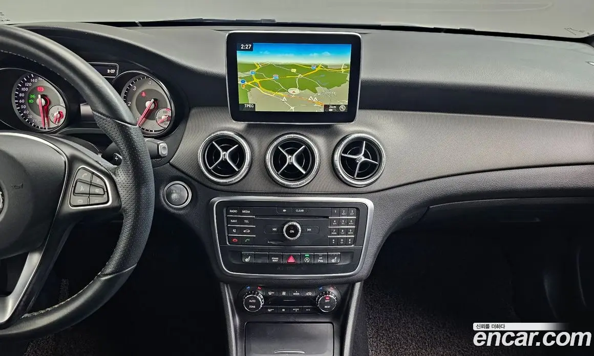 Mercedes-Benz CLA-Class 2016 2.1 гидро, фото 16 Mercedes-Benz CLA-Class 2016 2.1 гидро, фото 16