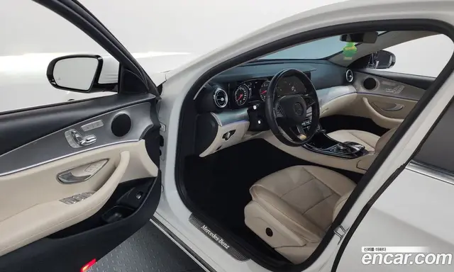 Mercedes-Benz E-Class 2018 2.0 автомат (гидро), миниатюра 10