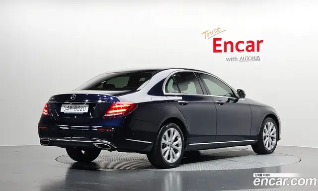 Mercedes-Benz E-Class 2019 2.0 гидро, миниатюра 2