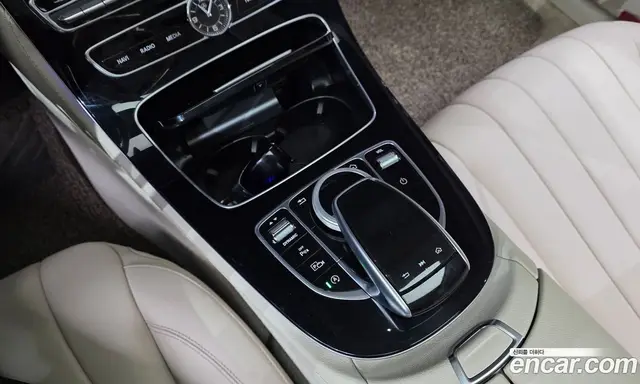 Mercedes-Benz E-Class 2020 1.9 гидро, миниатюра 12