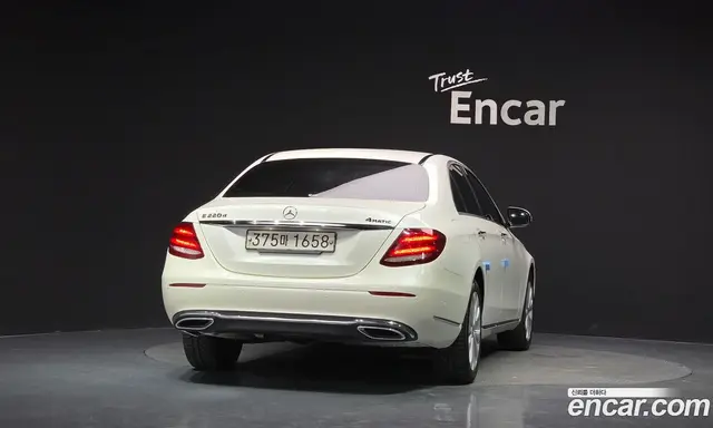 Mercedes-Benz E-Class 2020 1.9 гидро, миниатюра 4 Mercedes-Benz E-Class 2020 1.9 гидро, миниатюра 4