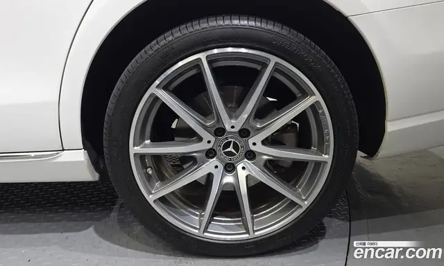 Mercedes-Benz E-Class 2022 2.0 гидро, миниатюра 7 Mercedes-Benz E-Class 2022 2.0 гидро, миниатюра 7