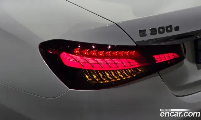 Mercedes-Benz E-Class 2022 2.0 гидро, миниатюра 9 Mercedes-Benz E-Class 2022 2.0 гидро, миниатюра 9